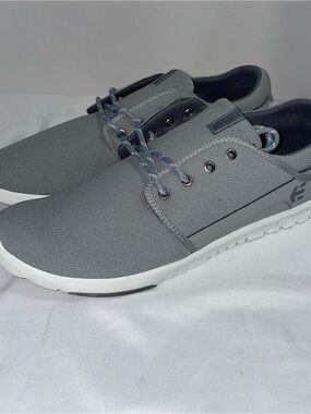 Etnies Scout Grey Canvas Low-Top Sneakers with White Sole